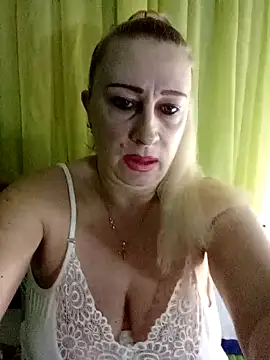 Snapshot of Esenia505 chatting on 04.03.26 Esenia505 online show from 04.03.26