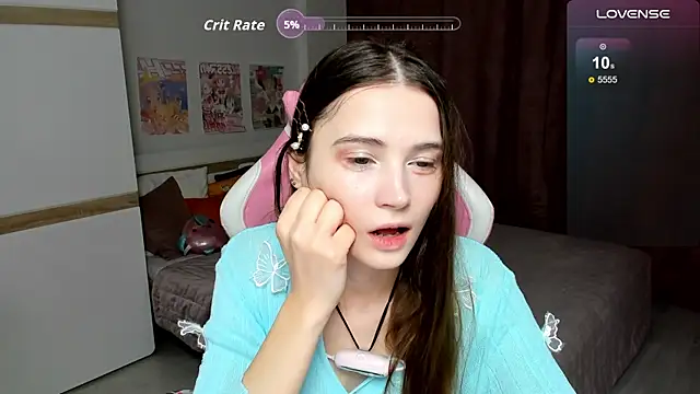 Hana Flo  online show from 12.04.25