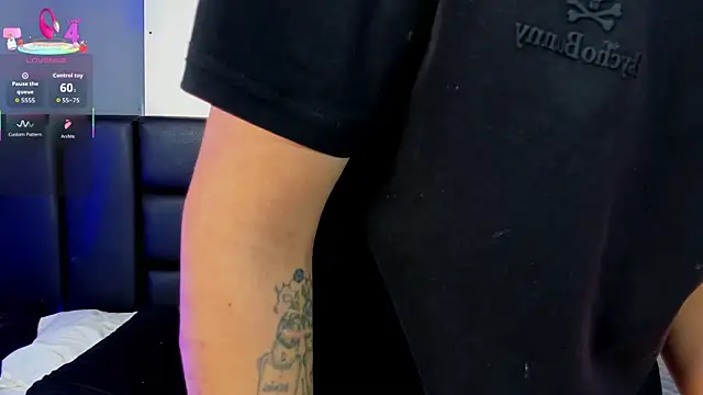 Snapshot of Duolust1 chatting on 10.30.25 Duolust1 online show from 10.30.25