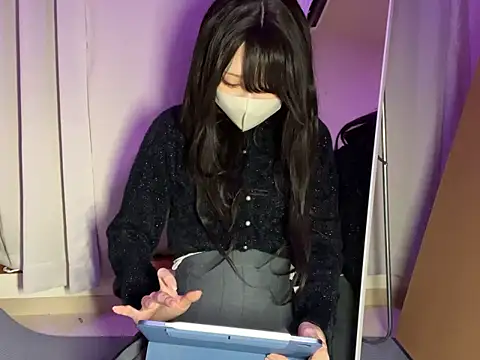 eroeroMiYUeroeo online show from 11.11.25