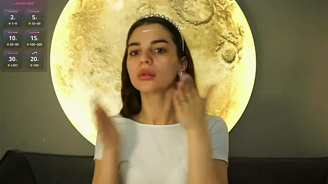 LauraHansil online show from 12.17.25