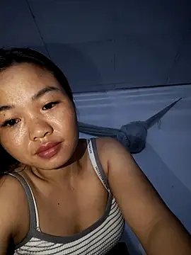 Snapshot of chu-bibo chatting on 10.28.25 chu-bibo online show from 10.28.25