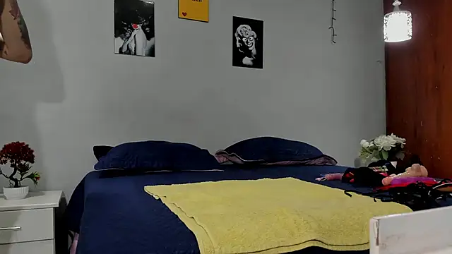 sexynova 93 online show from 11.21.25