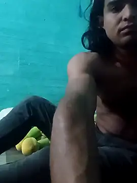 Snapshot of yuhenthr chatting on 10.29.25 yuhenthr online show from 10.29.25