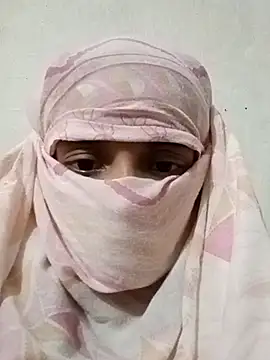 Snapshot of Quenn-Jiya752 chatting on 10.31.25 Quenn-Jiya752 online show from 10.31.25