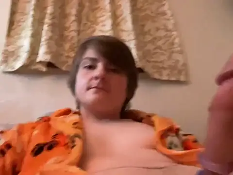 Snapshot of smallguy808 chatting on 10.30.25 smallguy808 online show from 10.30.25