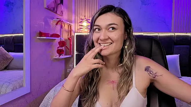 Im-Lola online show from 11.25.25