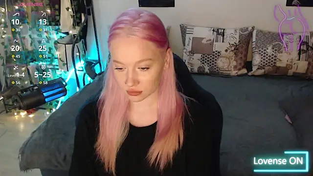 Snapshot of lisa_alen chatting on 11.02.25 lisa alen online show from 11.02.25