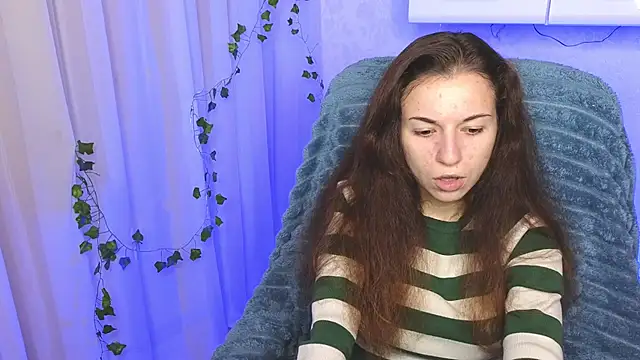 Snapshot of Ulyanix chatting on 11.16.25 Ulyanix online show from 11.16.25