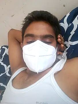 Snapshot of Healthy18 chatting on 11.11.25 Healthy18 online show from 11.11.25