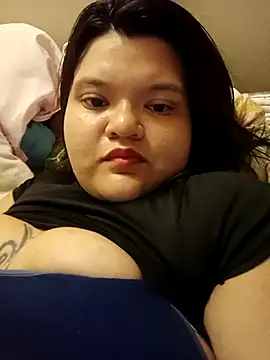 Snapshot of florfernandez chatting on 10.30.25 florfernandez online show from 10.30.25