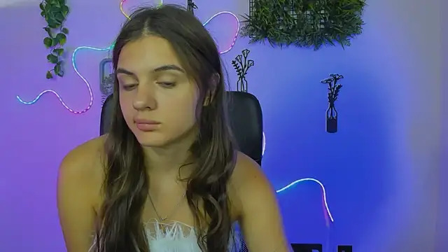 lisa dark  online show from 07.17.26