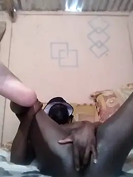 Snapshot of Reajune2001 chatting on 11.21.25 Reajune2001 online show from 11.21.25