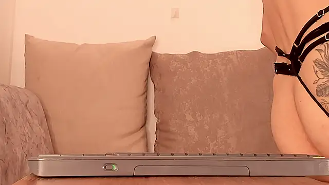 Megan Mill online show from 04.12.26