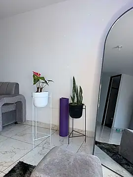 Raven DeVille online show from 01.08.26