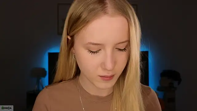 Snapshot of adele_armass chatting on 02.12.26 adele armass online show from 02.12.26