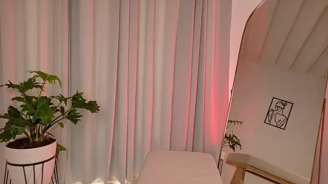 Zara Nova online show from 02.05.26