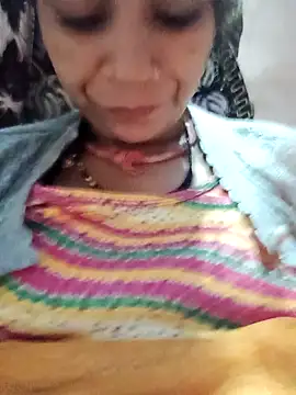 Snapshot of Sangita_g chatting on 11.30.25 Sangita g online show from 11.30.25