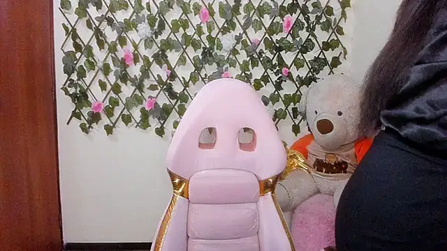 melani ferraraa  online show from 11.26.25