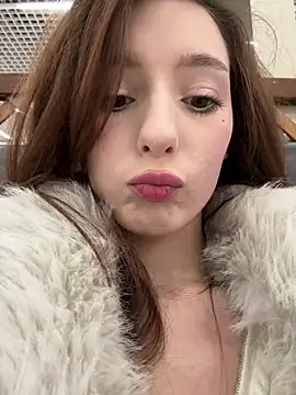 LilluKatten online show from 12.15.25