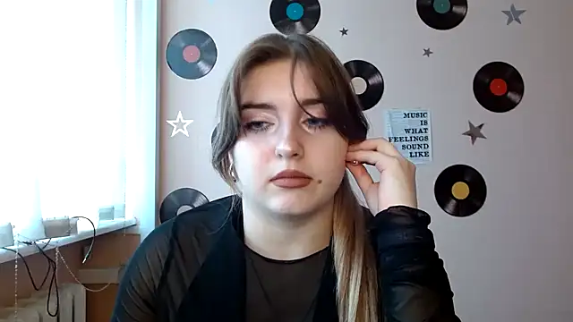 Dance  Queen online show from 11.04.25