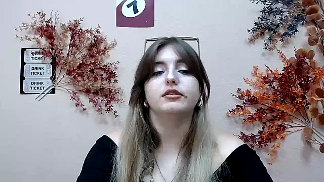 Dance  Queen online show from 11.05.25