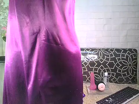 queensilver online show from 12.01.25