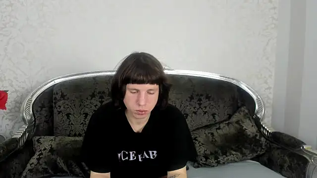 TommyCrown online show from 10.31.25