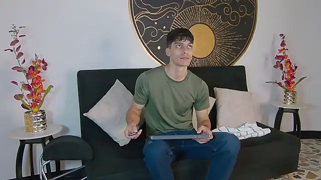 AlessioVitale online show from 11.12.25