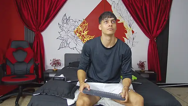 Snapshot of AlessioVitale chatting on 01.17.26 AlessioVitale online show from 01.17.26