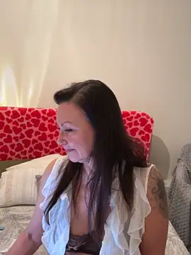 HotLdyllic online show from 02.08.26