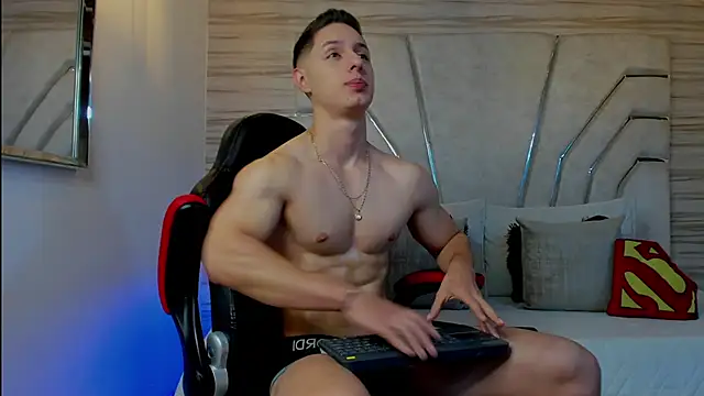 MAXTHOMSON online show from 12.20.25