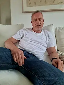 Dennislover007 online show from 11.14.25