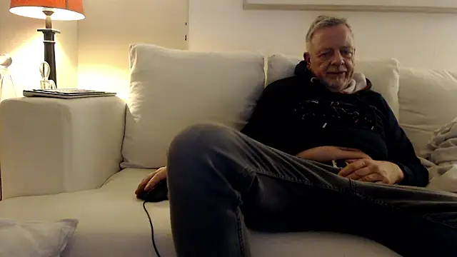 Dennislover007 online show from 01.16.26