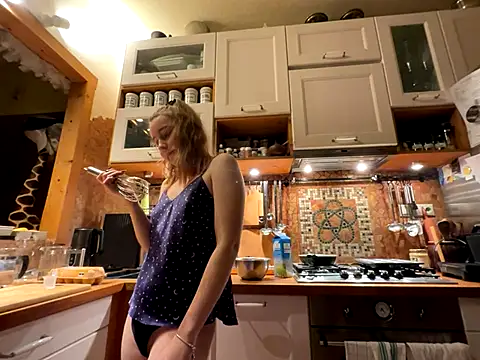 Snapshot of litttlegirl chatting on 10.30.25 litttlegirl online show from 10.30.25