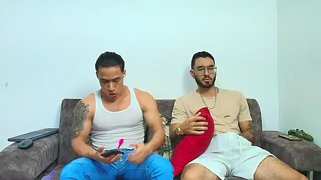 Snapshot of thebadboys05 chatting on 05.24.26 thebadboys05 online show from 05.24.26