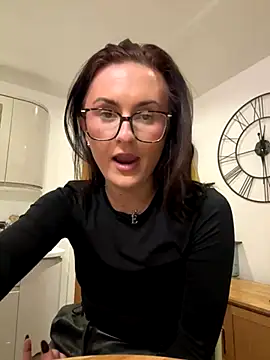 EmLovesxx online show from 11.21.25