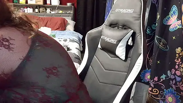 Amberstardusk online show from 12.17.25