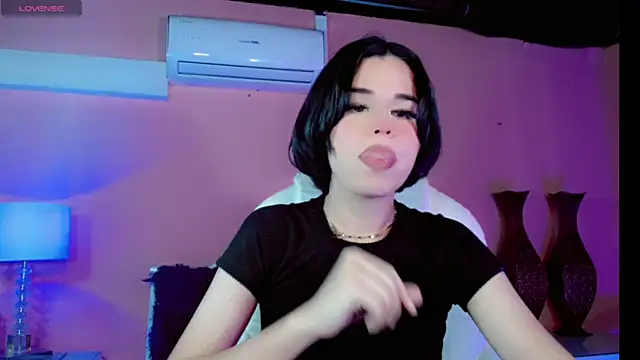 ClaudiaSophia online show from 11.15.25