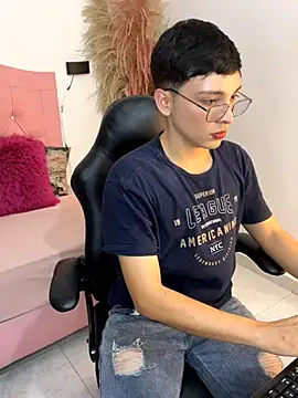 LiamHeat  online show from 11.06.25