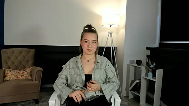 VanitaOkamoto online show from 11.05.25