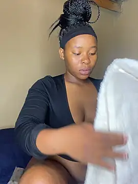 MiyaXo2 online show from 02.19.26