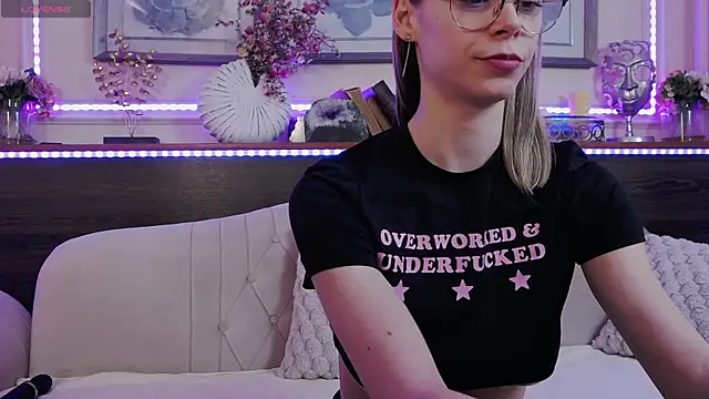 GracieCute online show from 01.15.25