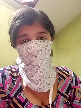 Snapshot of Hot__cute001 chatting on 11.04.25 Hot cute001 online show from 11.04.25