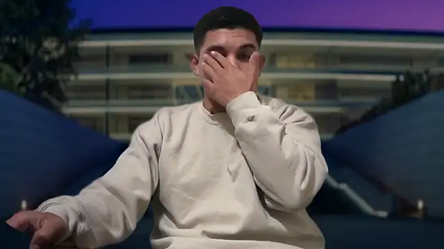 Snapshot of MikeLove222 chatting on 11.01.25 MikeLove222 online show from 11.01.25