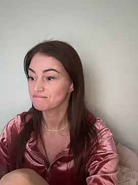 Snapshot of Sindy_Energy chatting on 11.28.25 Sindy Energy online show from 11.28.25