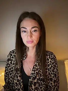 Snapshot of Sindy_Energy chatting on 02.10.26 Sindy Energy online show from 02.10.26