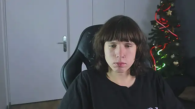 CutieKai  online show from 12.21.25