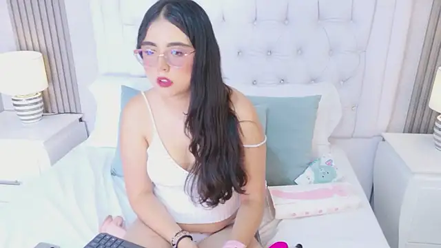 Snapshot of ScarlettPetrova chatting on 06.05.26 ScarlettPetrova online show from 06.05.26
