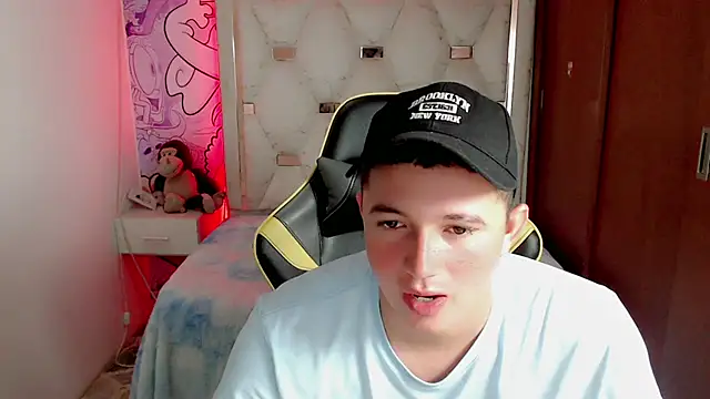 Snapshot of giorgio_box chatting on 11.06.25 giorgio box online show from 11.06.25